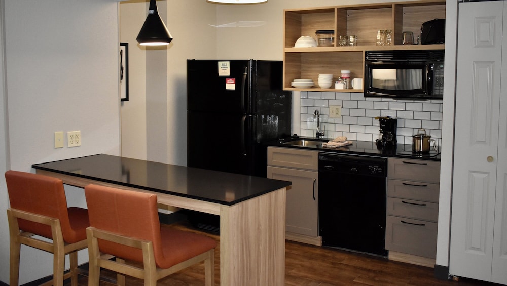 Suite, 1 Bedroom - Photo 1