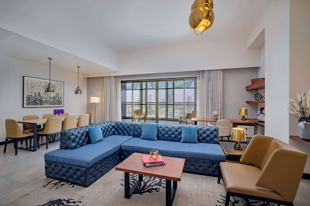 Ambassador suite with kitchen/Balcony