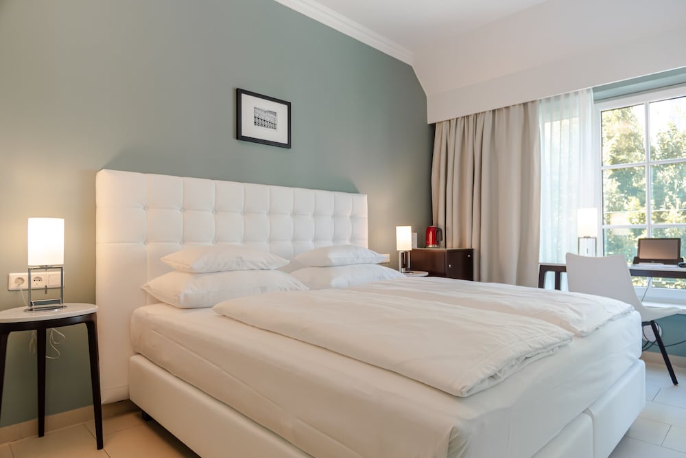 Junior Suite, Balcony, Garden View