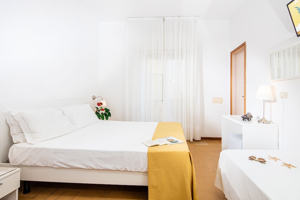 Basic Triple Room - Photo 1