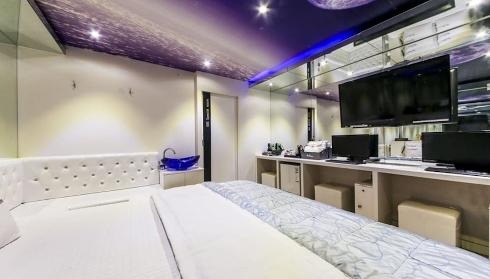Deluxe Room, Bathtub