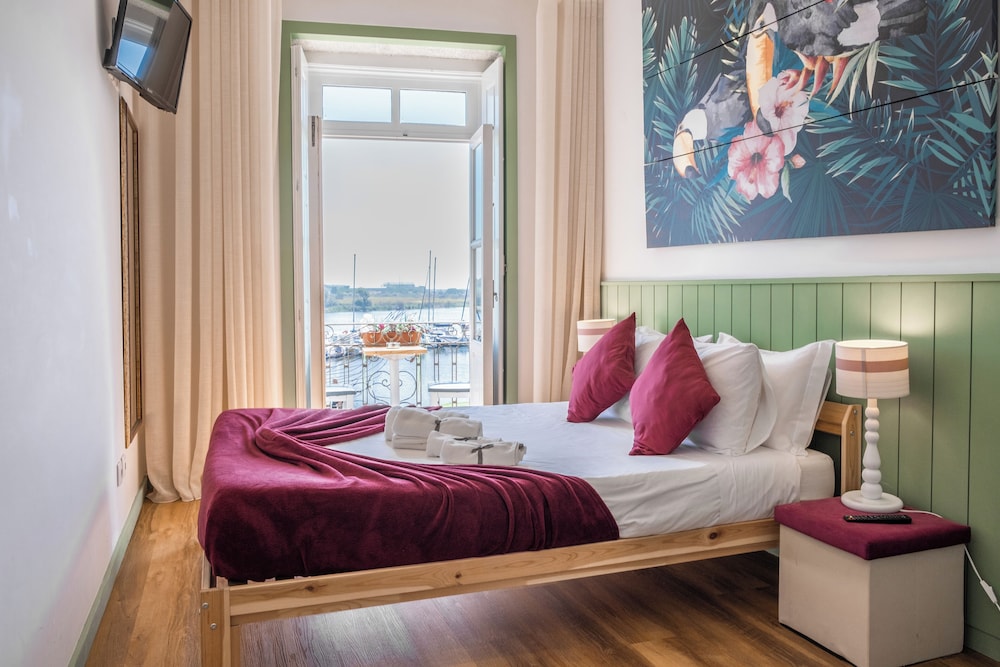City Room photo 1
