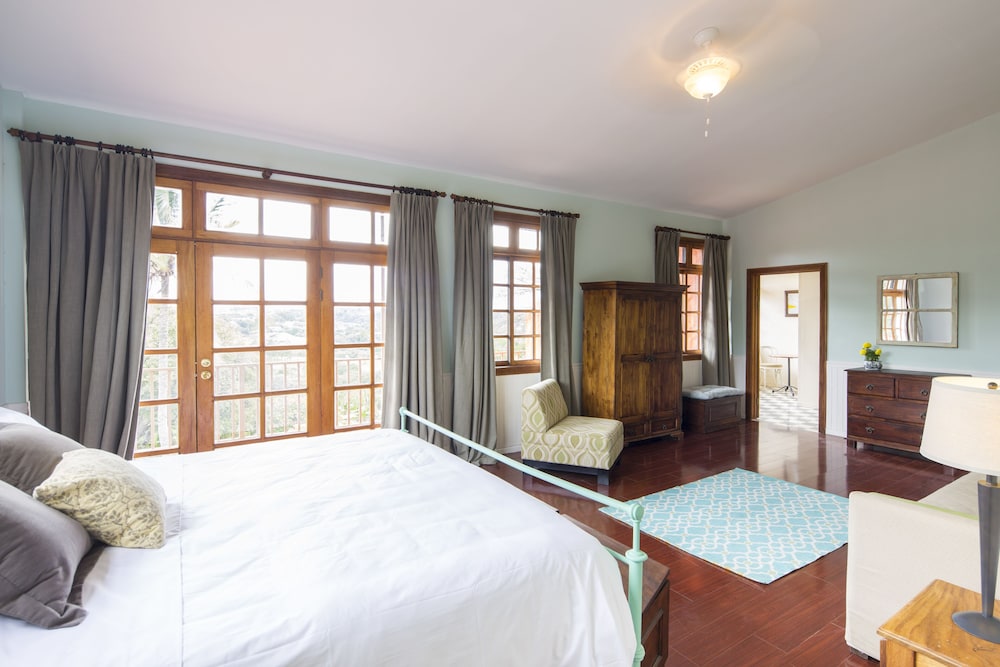 Honeymoon Suite, 1 King Bed, Garden View photo 3