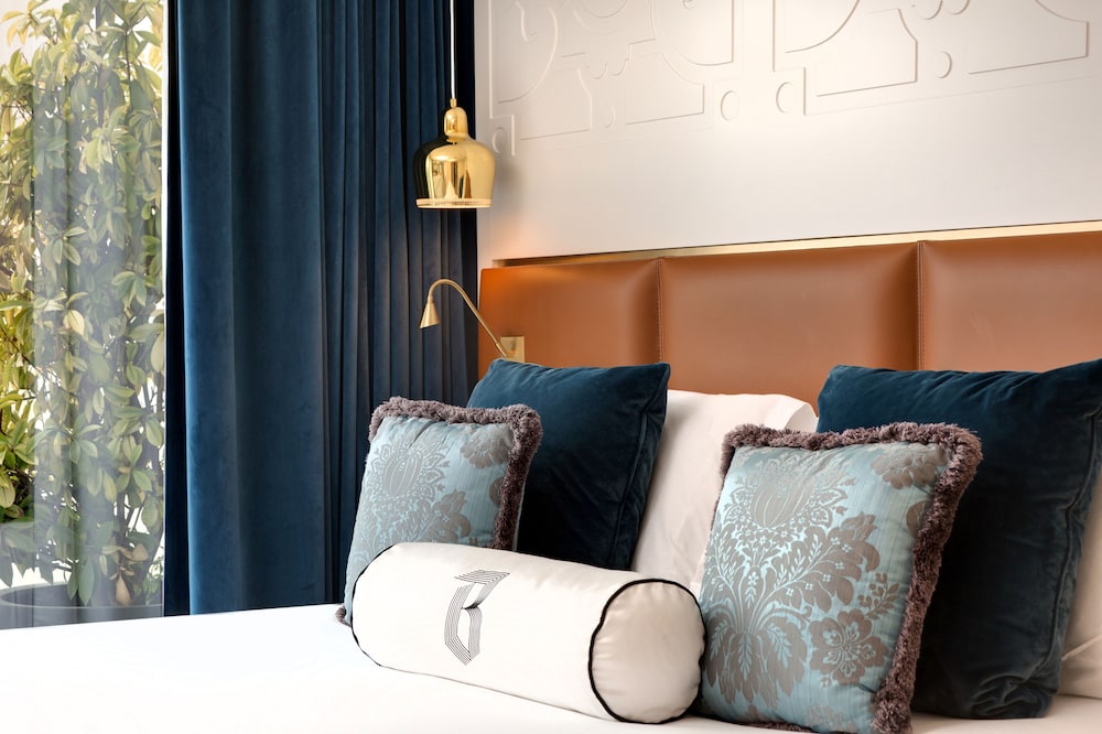 Prestige Eiffel Suite