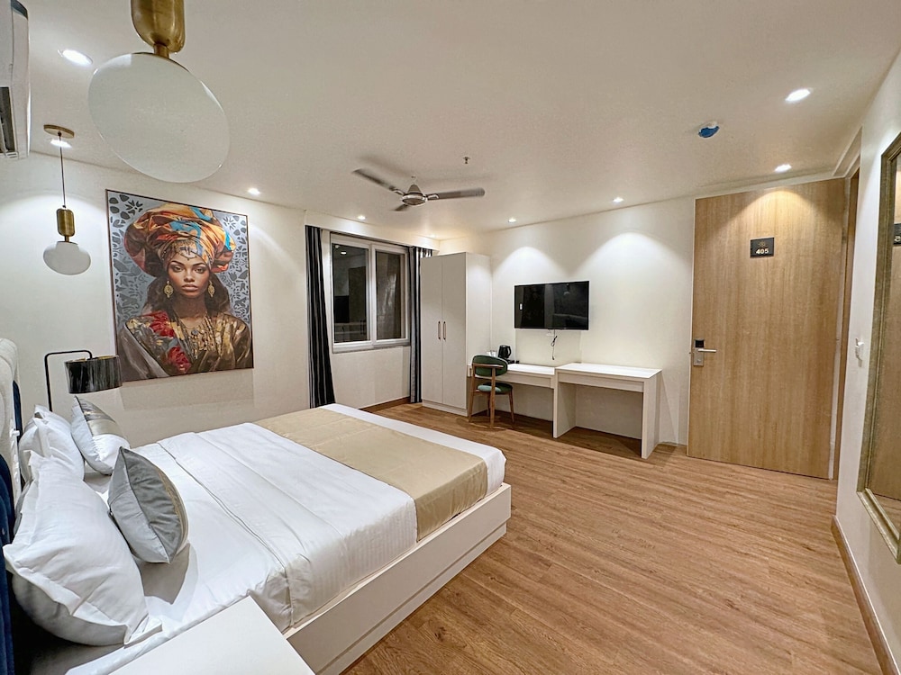 Deluxe Double or Twin Room - Photo 15