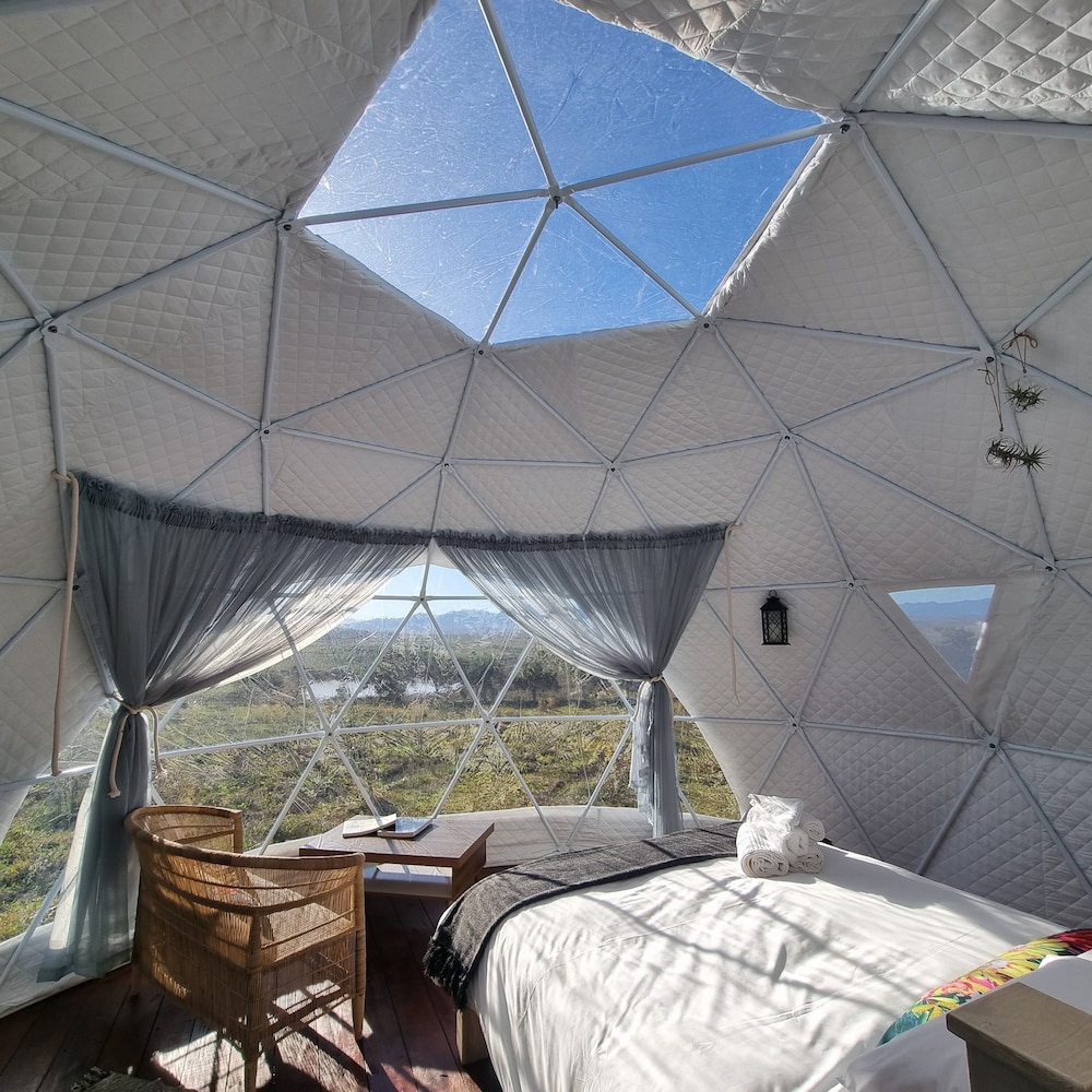 Romantic Tent, 1 Queen Bed, Bathtub, Mountain View photo 1