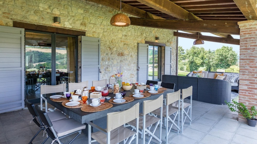 Villa photo 3