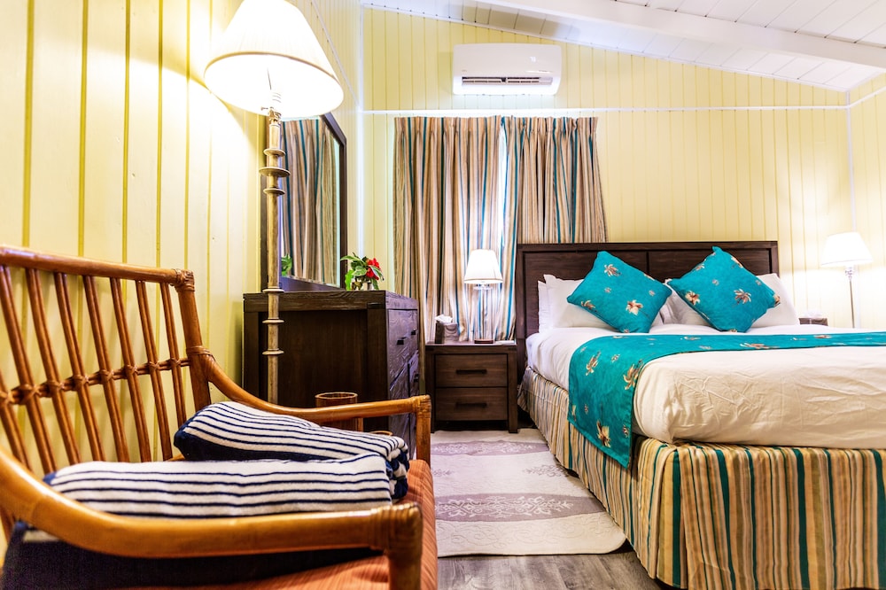 Basic Quadruple Room, 2 Queen Beds, Garden View (Tropical) photo 1