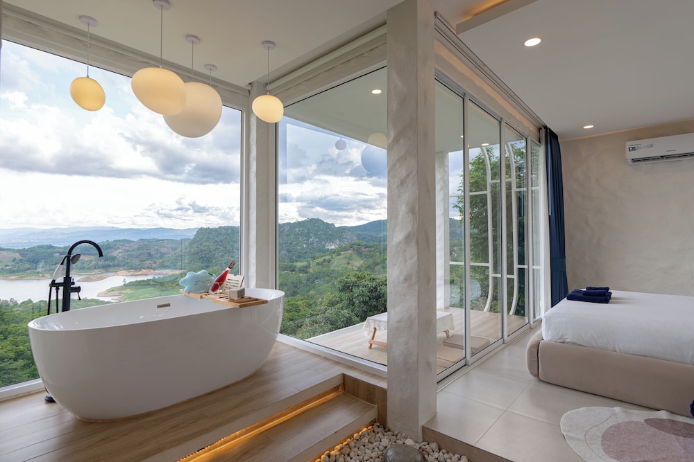 Panoramic House, 1 King Bed, Lake View, Mountainside photo 1