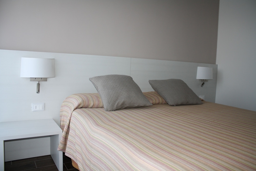 Classic Double Room, Balcony photo 1
