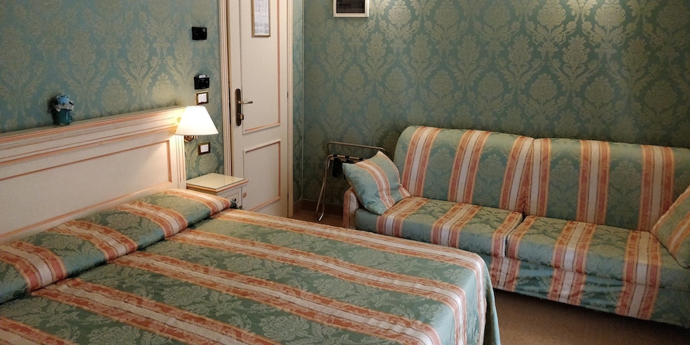Superior Room - Photo 6