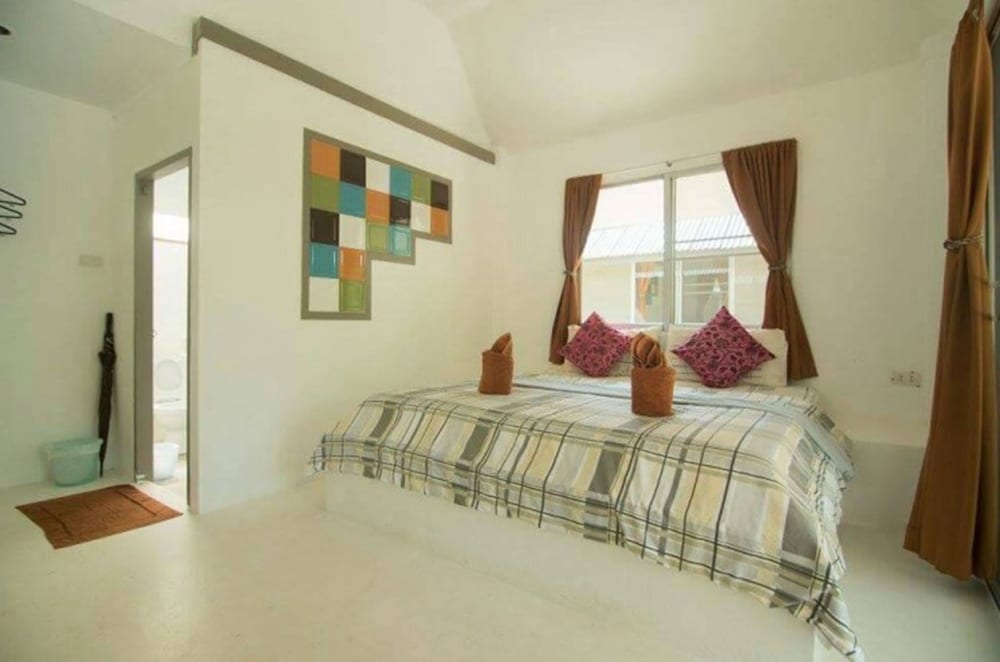 Superior Room with Fan photo 1