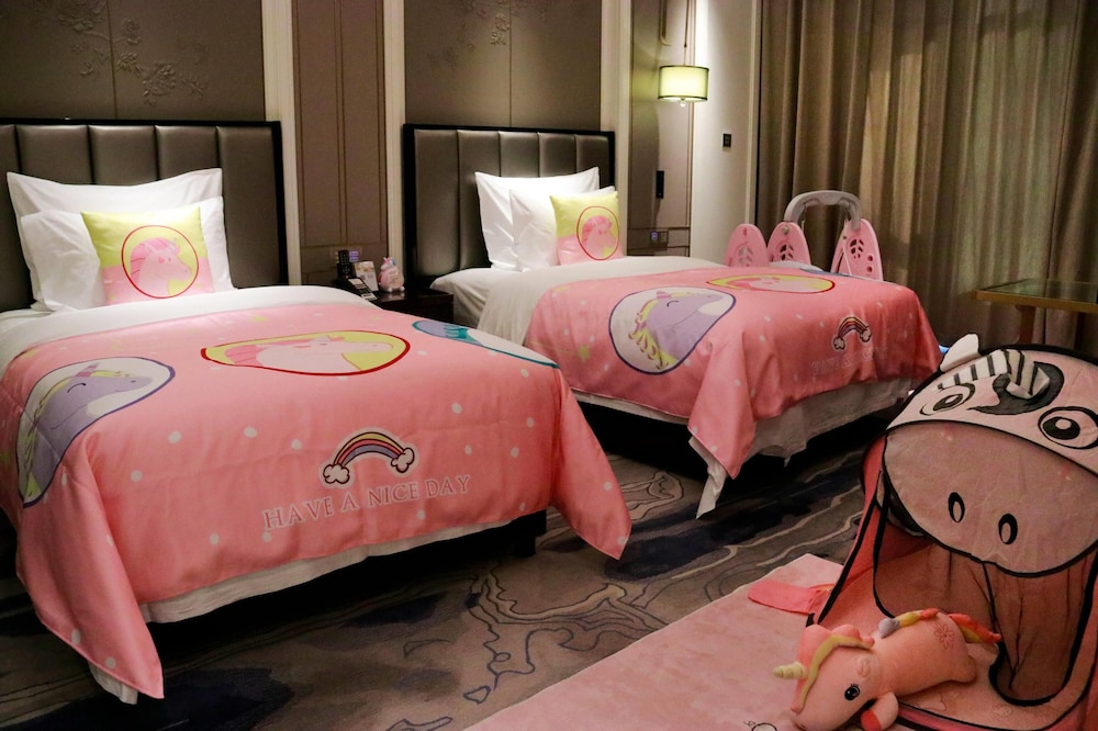 Family Room, 1 King Bed (Unicorn Theme) - Photo 1