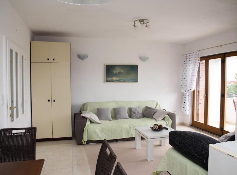 Villa (Six Bedroom Villa With Pool)