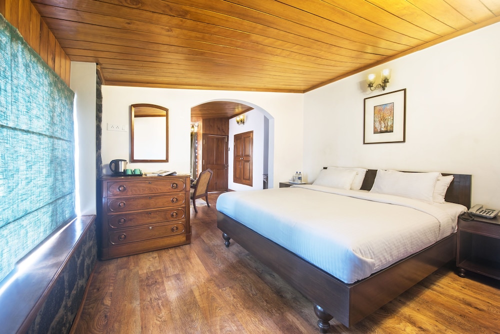 Signature Suite with Fireplace