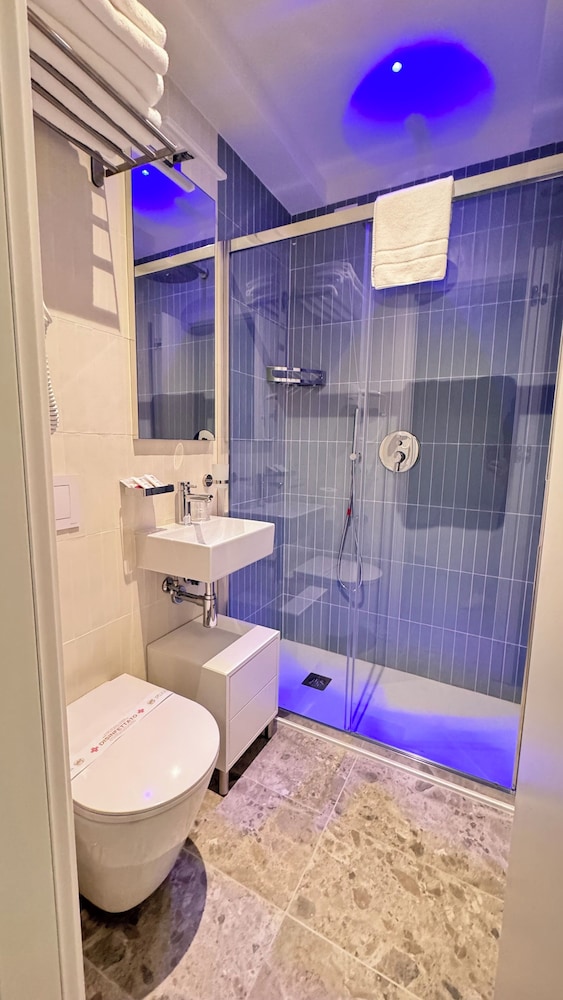 Single Room photo 3