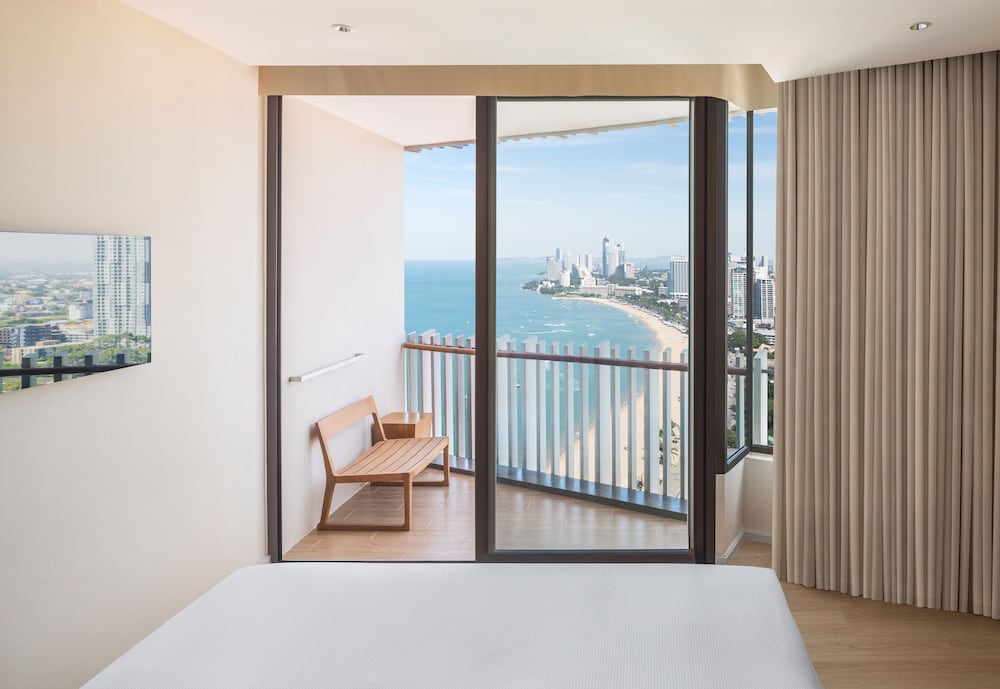 Family Suite, 1 King Bed, Ocean View (Premium)