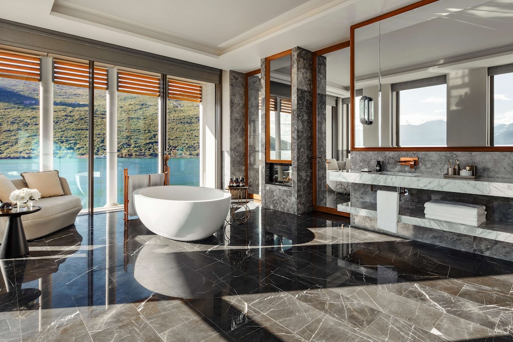 Executive Suite (one)