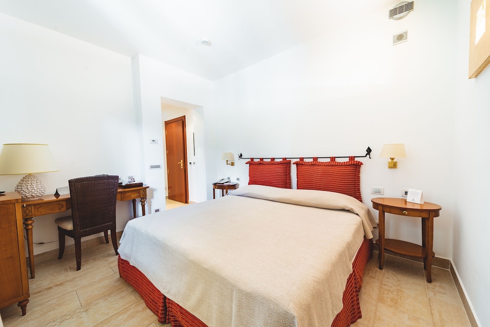 Classic Room, 1 Double or 2 Twin Beds - Photo 4