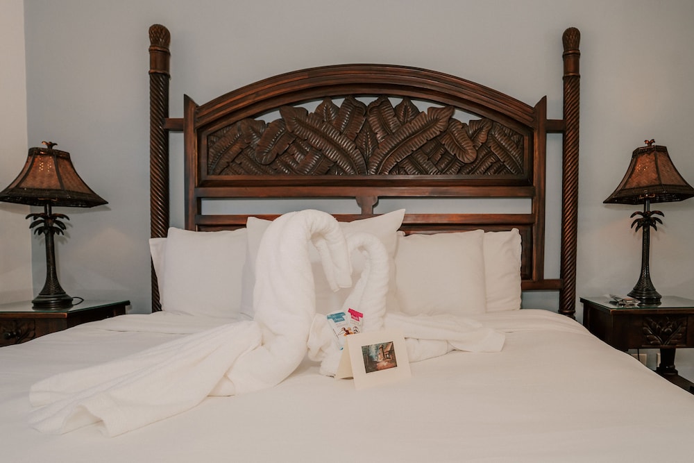 Deluxe Room, 1 King Bed, Ocean View