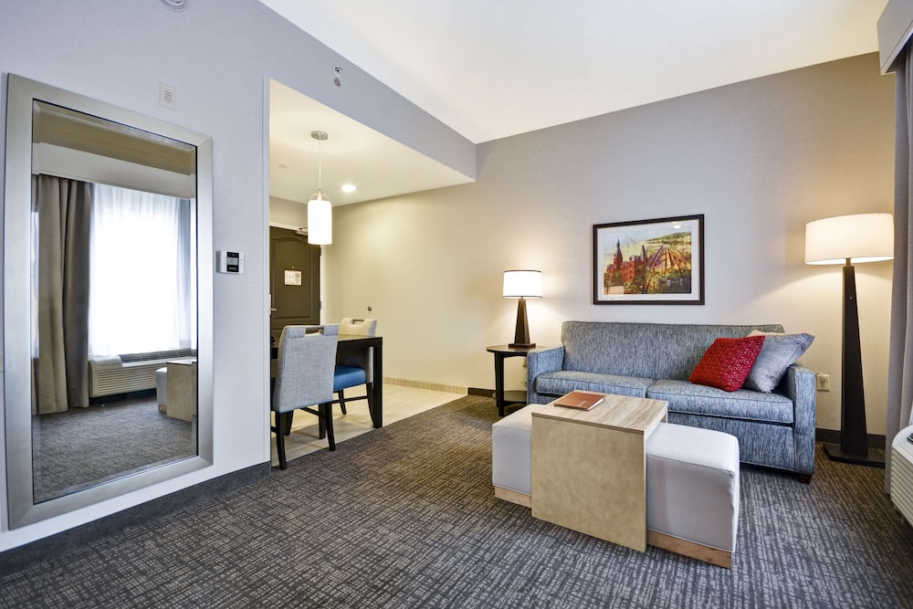 Studio Suite - Photo 1