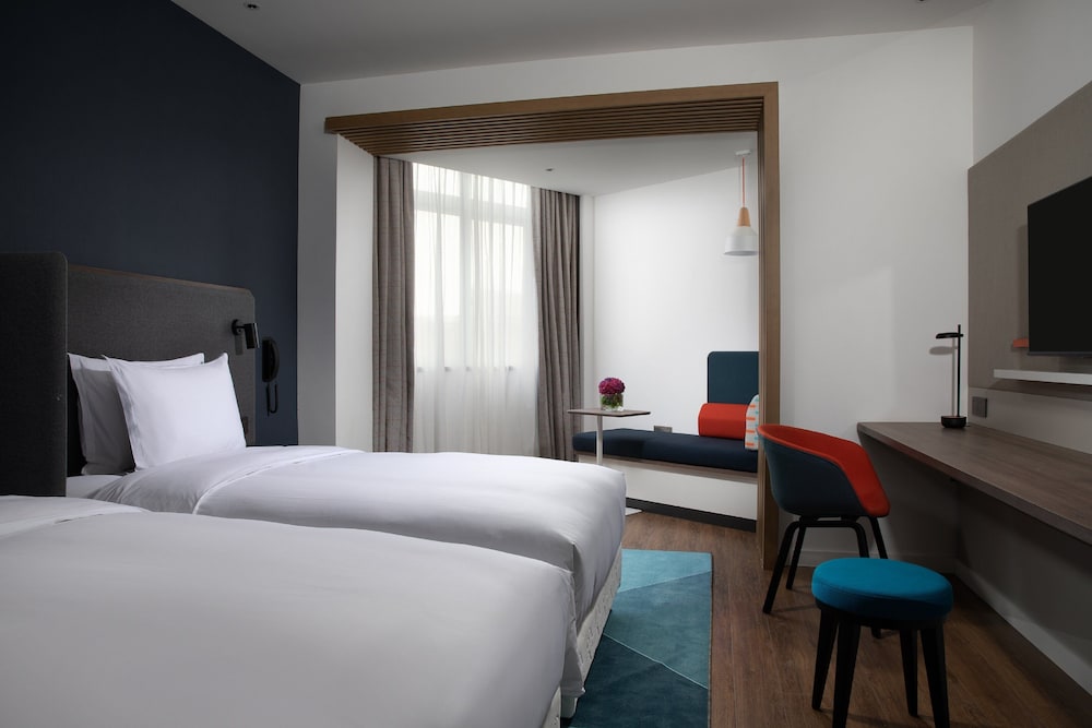 Standard Room, 2 Twin Beds, City View - Photo 2