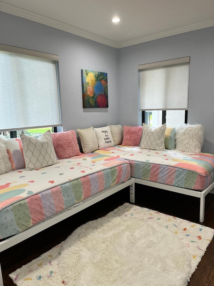 Villa, 4 Bedrooms, Kitchenette, Garden View photo 3