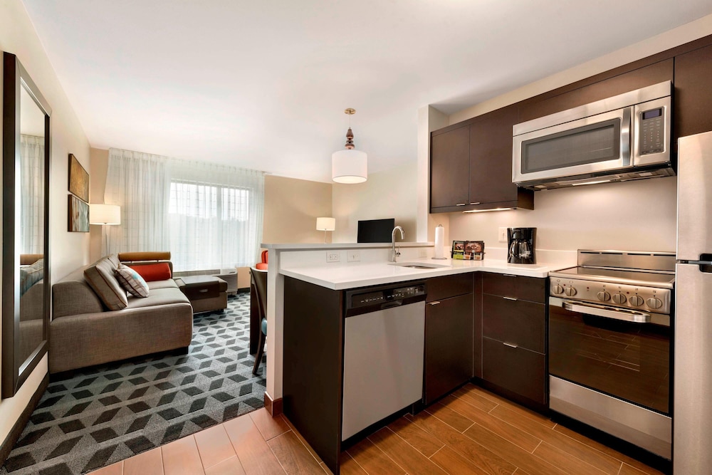 Suite, 2 Bedrooms (Mobility Accessible, Tub)