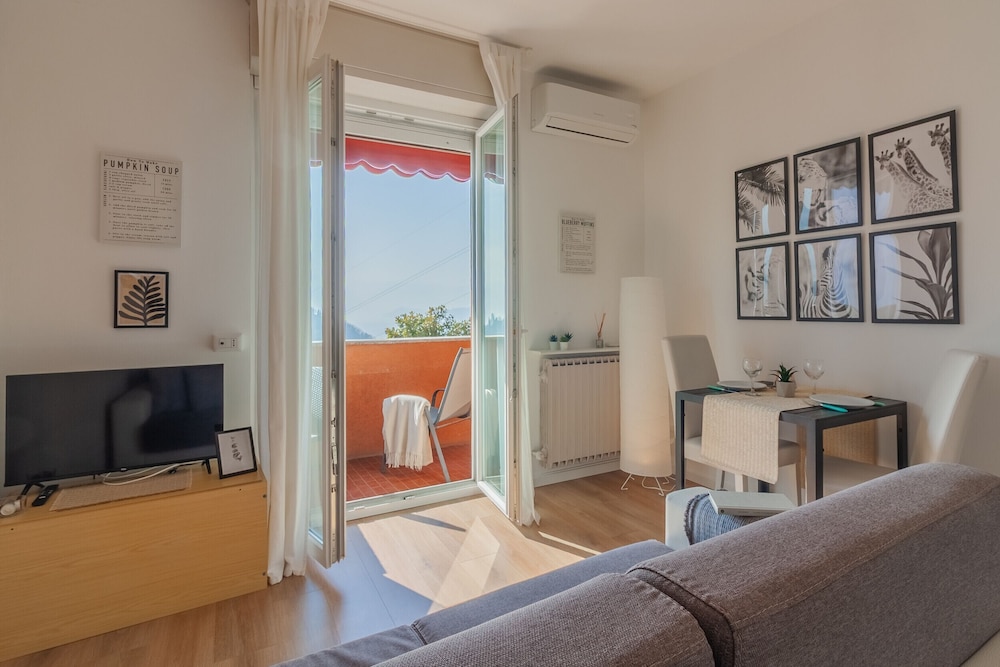 Apartment photo 1