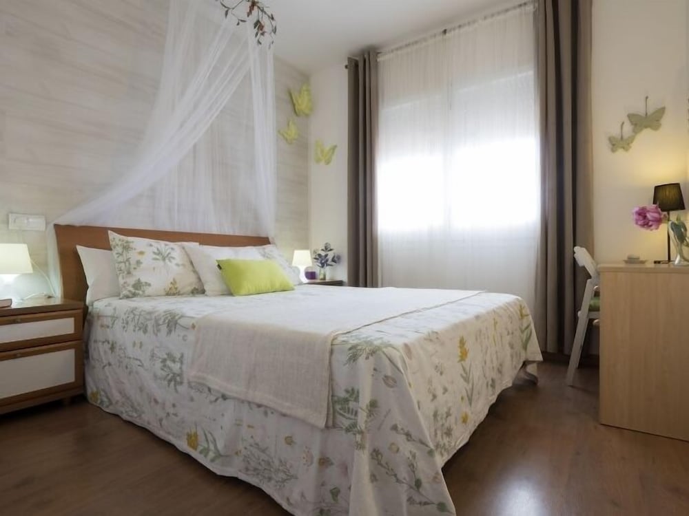 Apartment, 2 Bedrooms, Balcony, Pool View photo 2