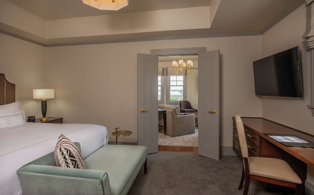 Suite, 1 King Bed, Non Smoking