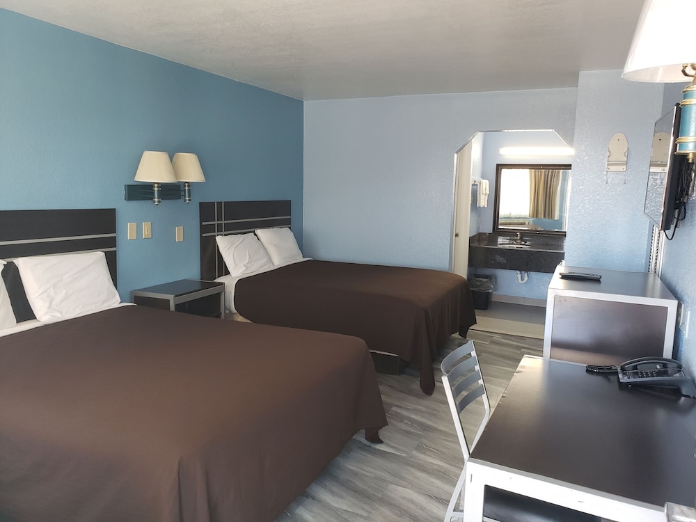 Standard Room, 2 Queen Beds, Smoking