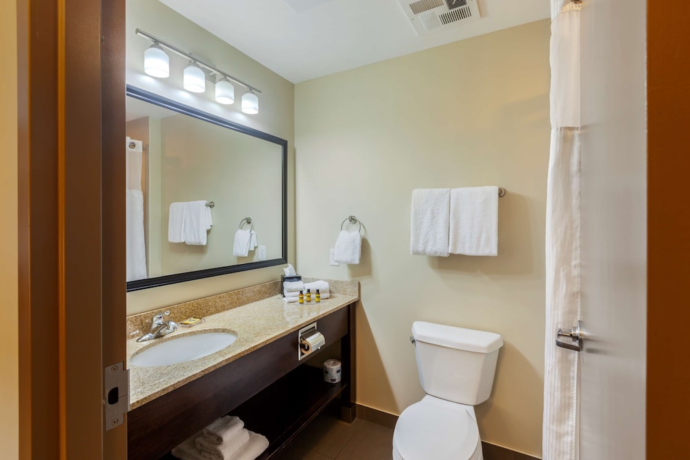 Suite, 2 Queen Beds, Non Smoking, Refrigerator & Microwave (with Sofabed)