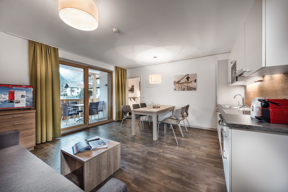 Standard - Studio, Kitchen, Mountain View (Studio Alpine, exclusive 100 EUR Cleaning fee photo 1