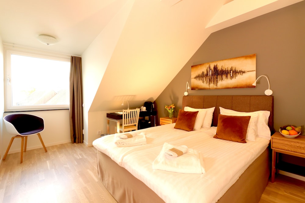 Double Room, 1 Queen Bed photo 1