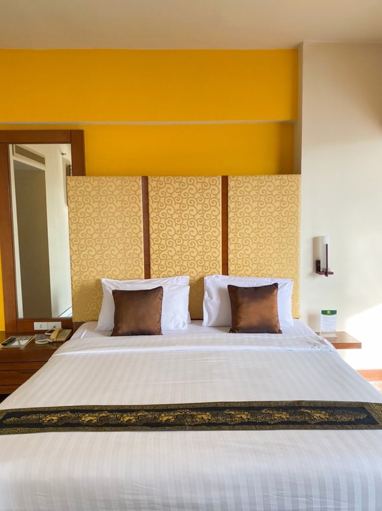 Suite Room - Photo 6