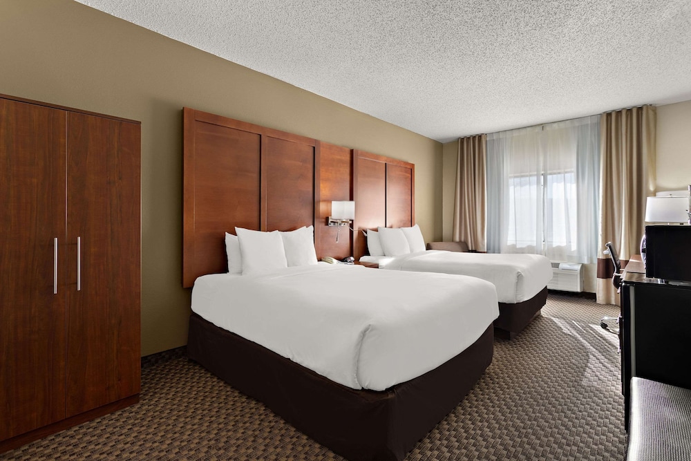 Room, 2 Queen Beds, Accessible, Non Smoking (Promotional) - Photo 1