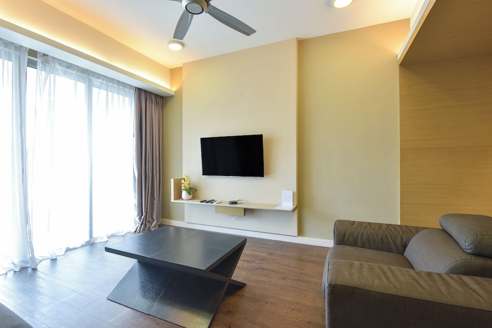 Three Bedroom Suite - Twin Tower with Pool View