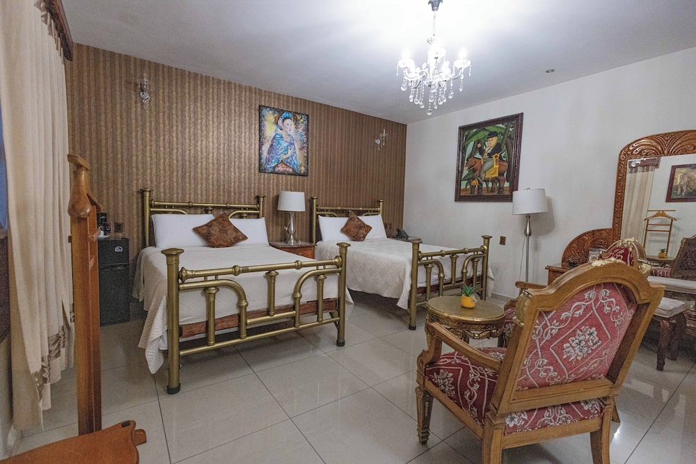 Deluxe Twin Room, 2 Queen Beds photo 1