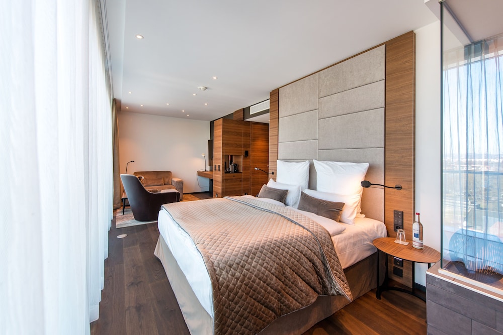 Executive Suite, Marina View photo 1