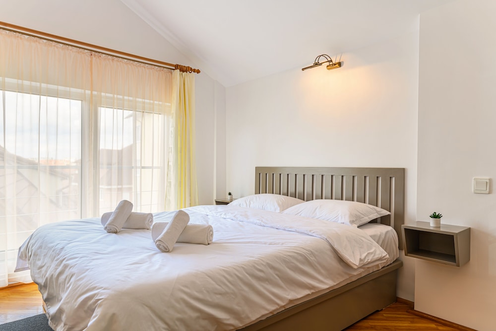 Classic Double Room, City View photo 2