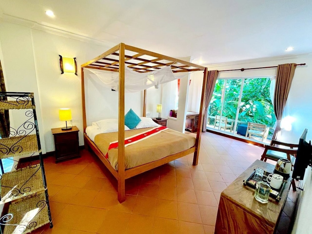 Deluxe Bungalow, 1 King Bed photo 1