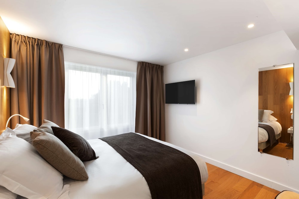Comfort Room, 1 Queen Bed, Non Smoking (Twin bed on request) - Photo 9
