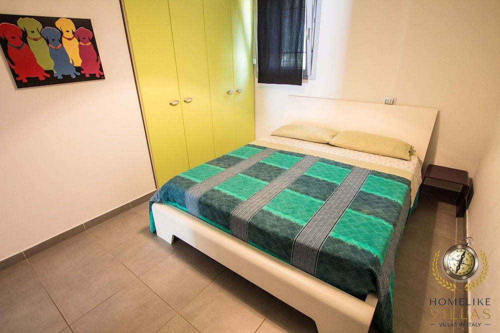 Villa (6 Bedrooms)