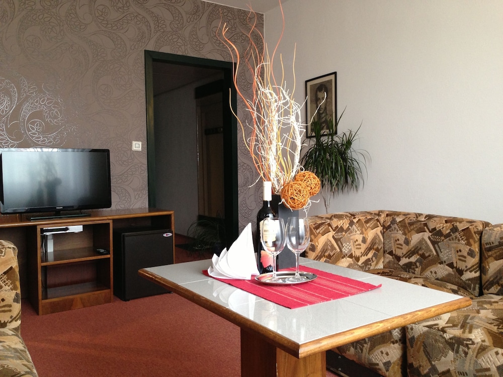 Comfort Suite photo 2