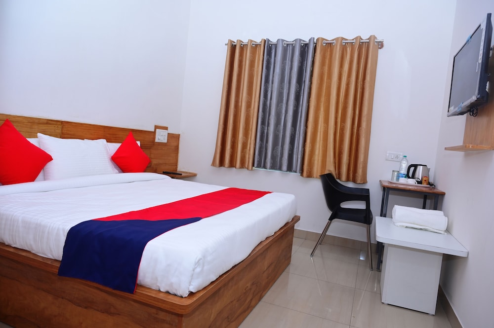 Standard Double Room, 1 Queen Bed, Smoking photo 1