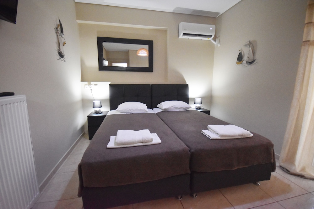 Standard Room, 1 Queen Bed, Non Smoking, Ensuite (R11)