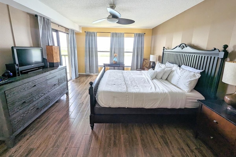 Condo, Multiple Beds (Sea Club #503 - Coastal Breeze) photo 3