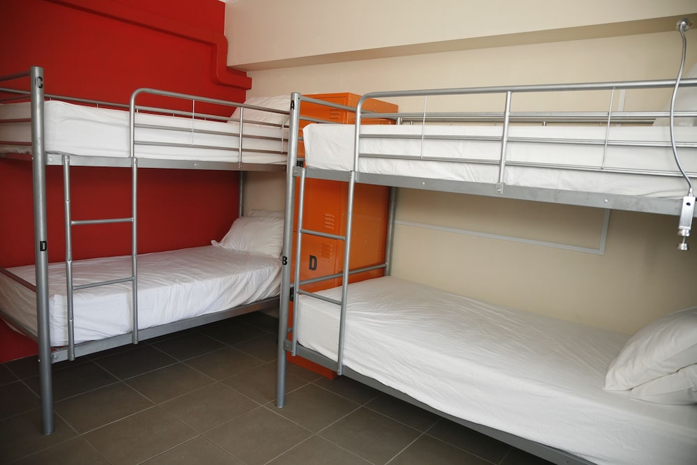6 Bed Mixed Dorm