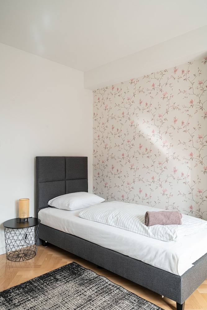 Luxury Apartment photo 2